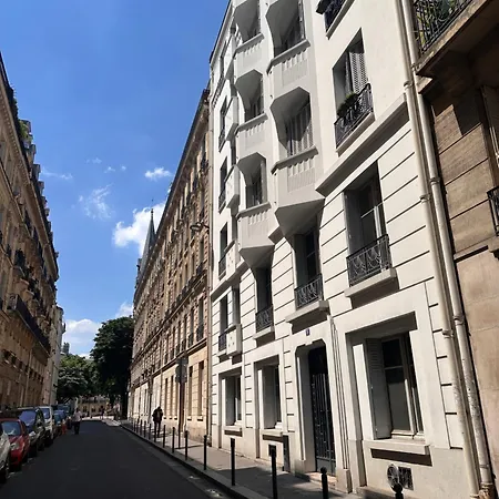 Spacious Flat Near Montparnasse Bausset 4th Paris