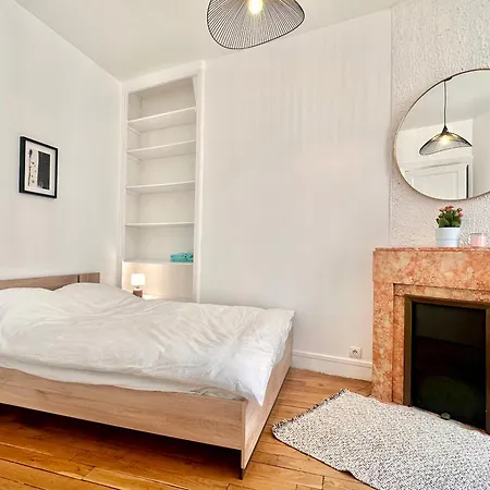 Spacious Flat Near Montparnasse Bausset 4th * Paris