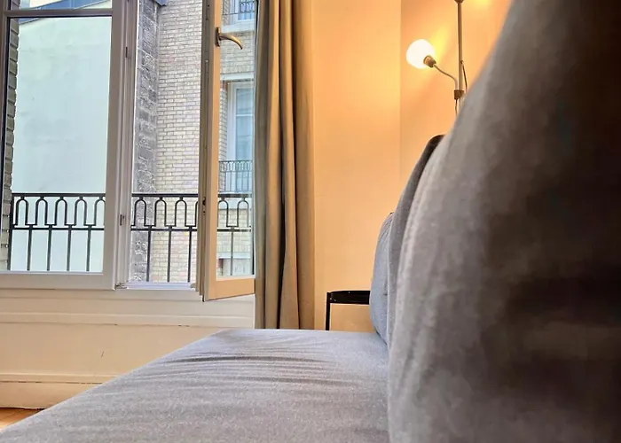 Spacious Flat Near Montparnasse Bausset 4th *