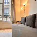 Daire Spacious Flat Near Montparnasse Bausset 4th