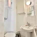 Spacious Flat Near Montparnasse Bausset 4th Daire Paris