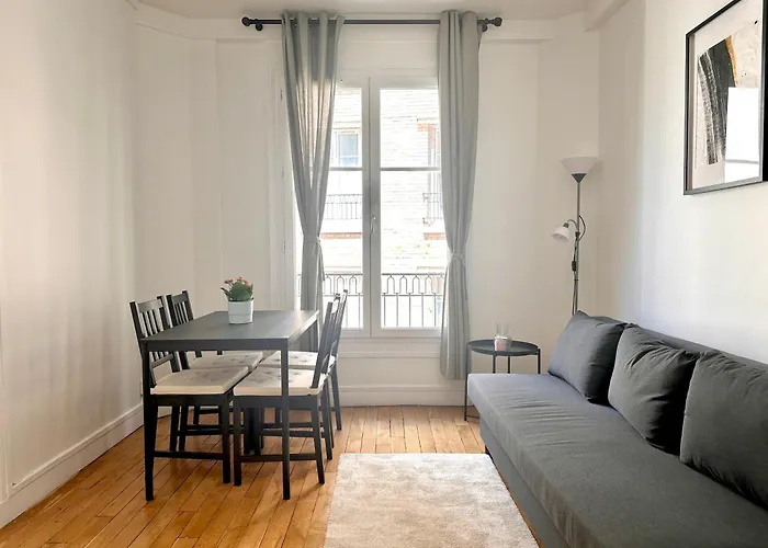 Spacious Flat Near Montparnasse Bausset 4th Apartment