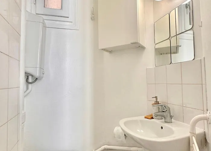 Spacious Flat Near Montparnasse Bausset 4th Apartment Paris